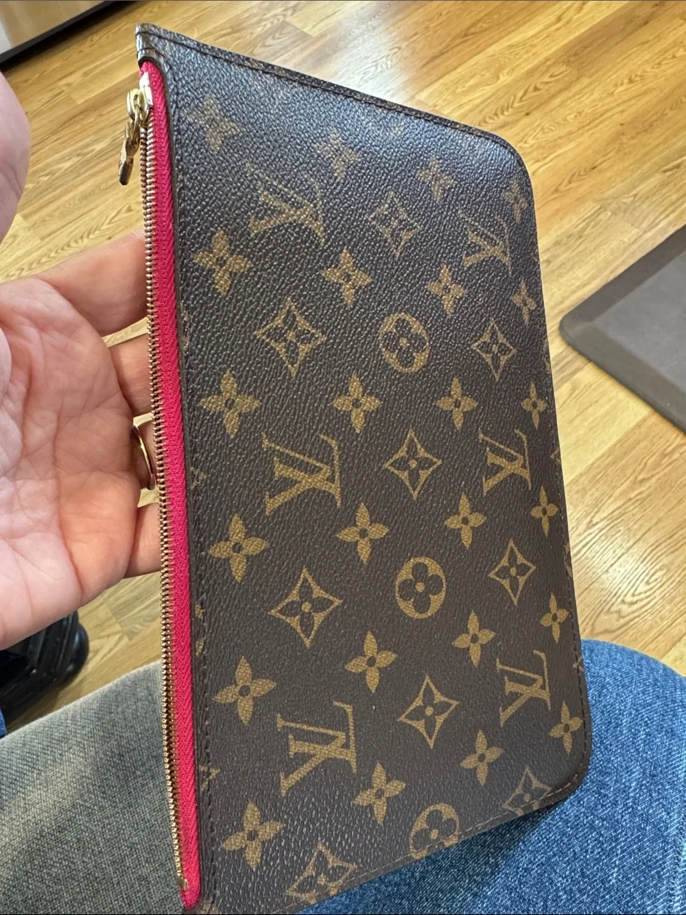 Louis Vuitton very good